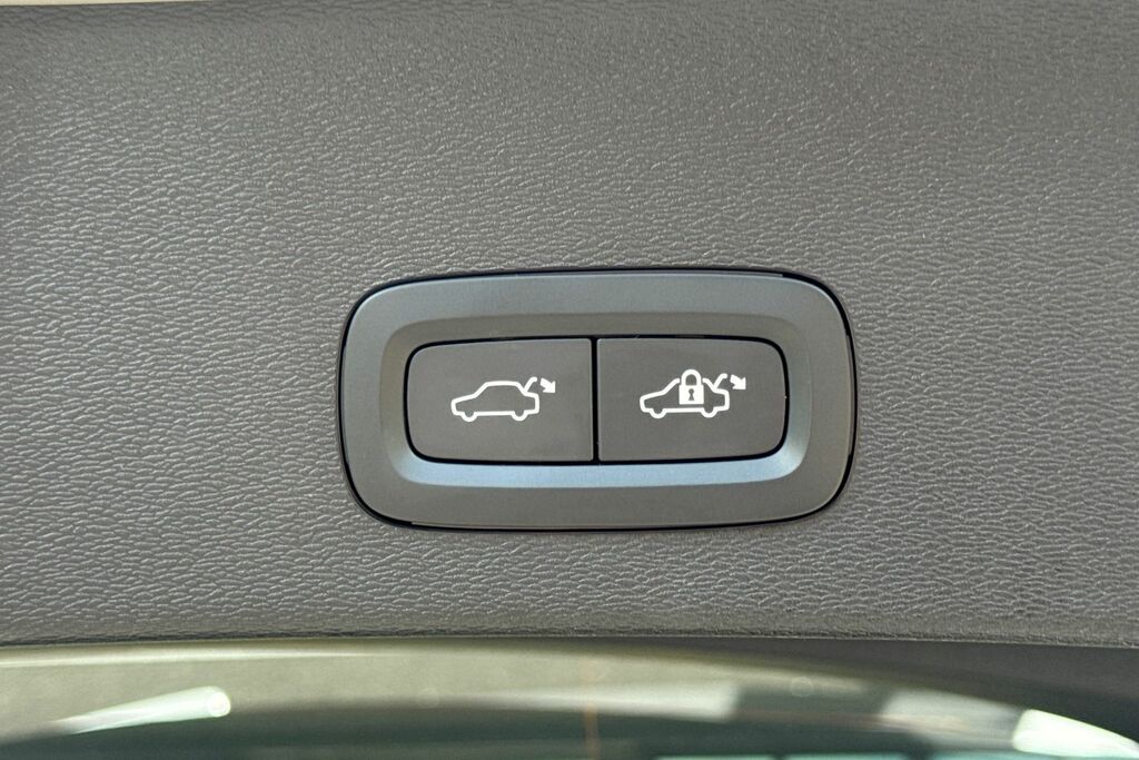 Volvo C40 Recharge Core, Single Motor, Panoramic S Black #76