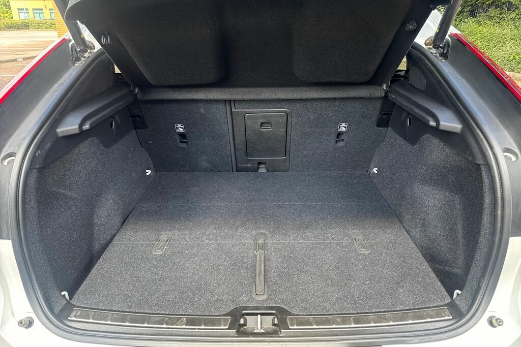 Volvo C40 Recharge Core, Single Motor, Panoramic S Black #16