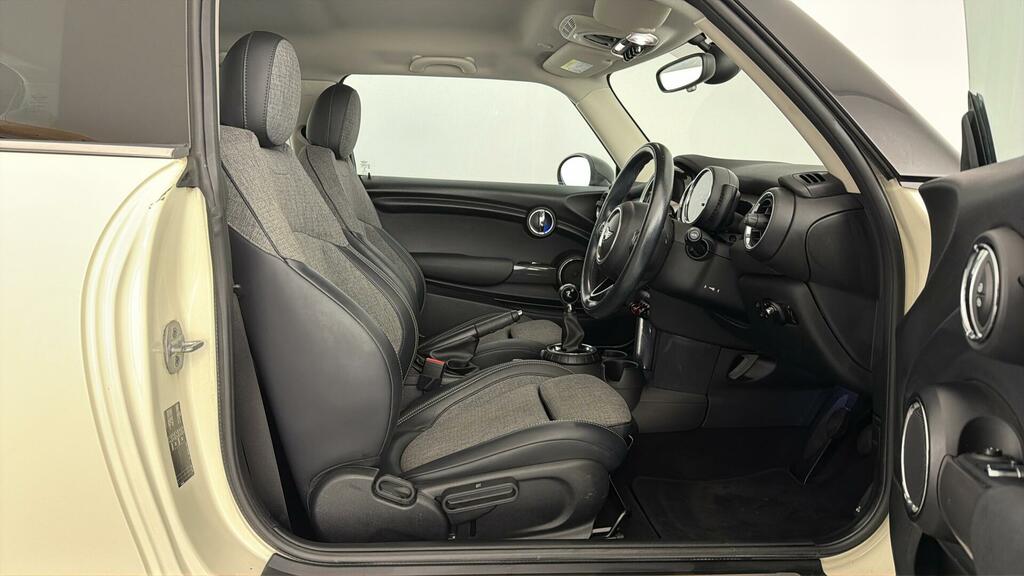 Mini Hatch 1.5 Cooper Silver #15