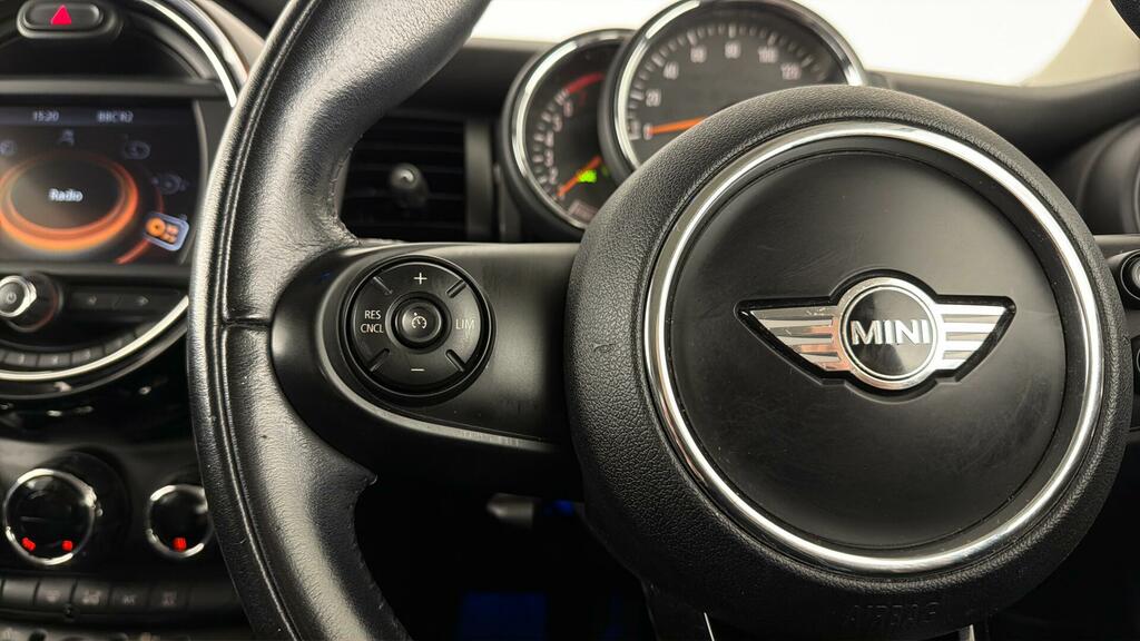 Mini Hatch 1.5 Cooper Silver #17