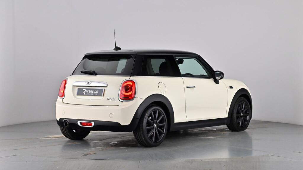 Mini Hatch 1.5 Cooper Silver #67