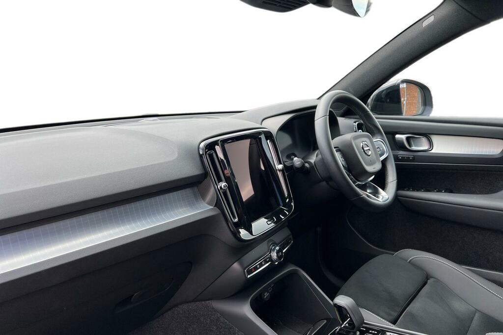 Volvo XC40 Black Edition Plus, B3 Mild Hybrid, MW75PKD Grey #4