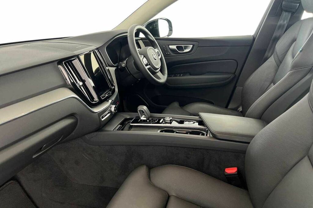 Volvo XC60 2.0 B5p Plus Dark Awd Geartronic YO74CVD Black #4