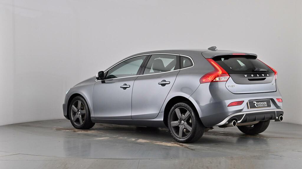 Volvo V40 2.0 T2 R-design Hatchback Euro 6 Red #57