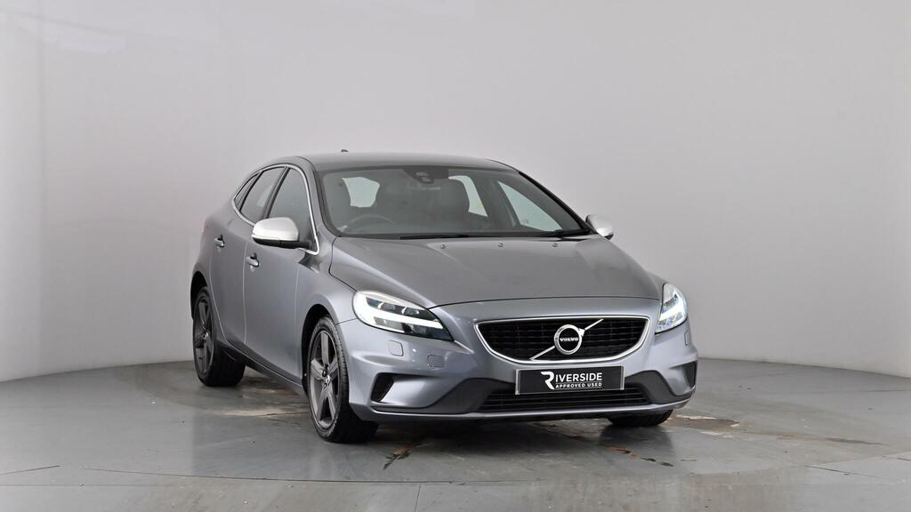 Volvo V40 2.0 T2 R-design Hatchback Euro 6 Red #41