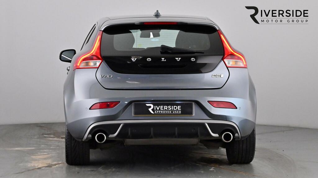 Volvo V40 2.0 T2 R-design Hatchback Euro 6 Red #5