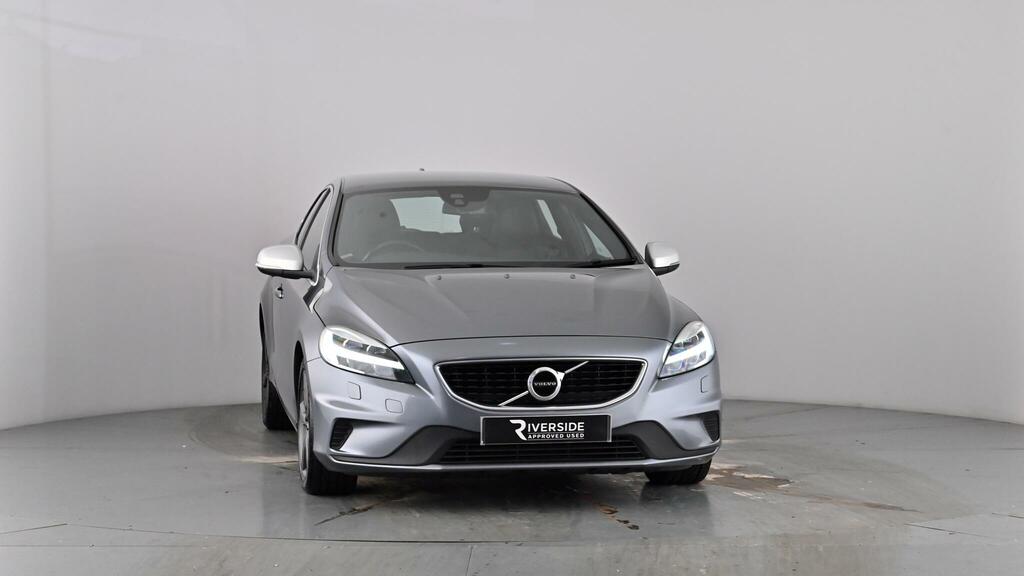 Volvo V40 2.0 T2 R-design Hatchback Euro 6 Red #42