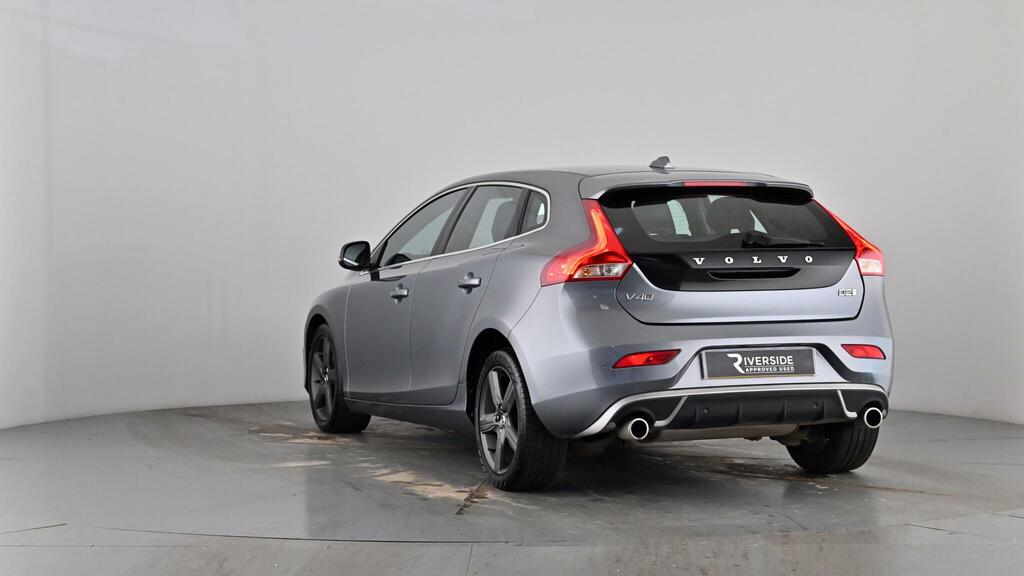Volvo V40 2.0 T2 R-design Hatchback Euro 6 Red #59
