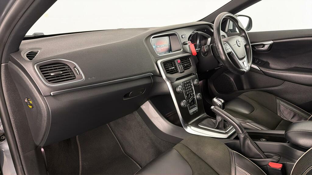 Volvo V40 2.0 T2 R-design Hatchback Euro 6 Red #8