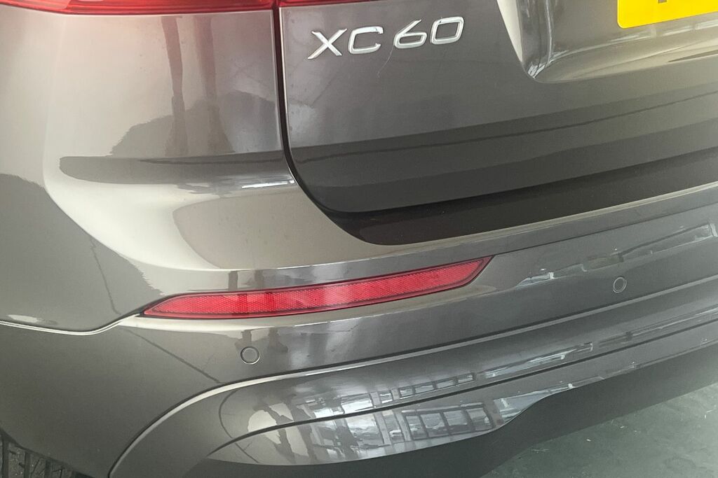 Volvo XC60 Xc60 2.0 B4d Momentum Awd Geartronic Red #21