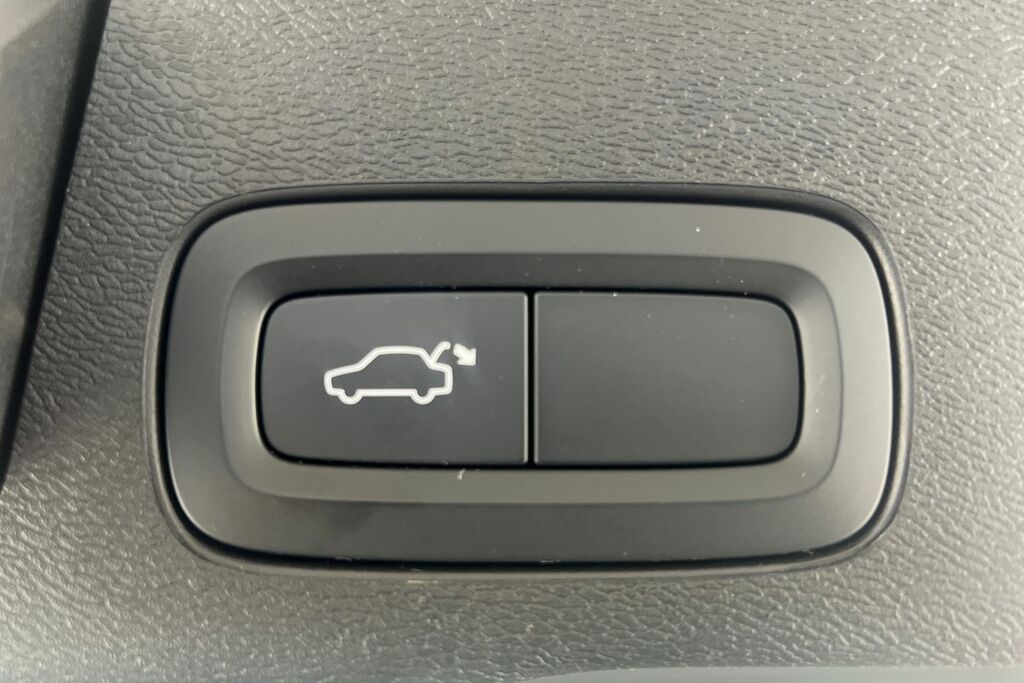 Volvo XC60 Xc60 2.0 B4d Momentum Awd Geartronic Red #22