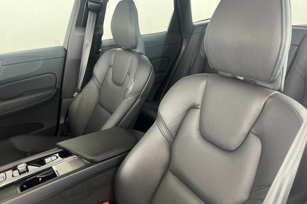 Volvo XC60 Xc60 2.0 B4d Momentum Awd Geartronic Red #27
