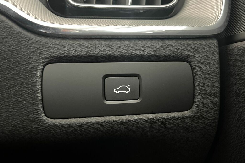 Volvo XC60 Xc60 2.0 B4d Momentum Awd Geartronic Red #37