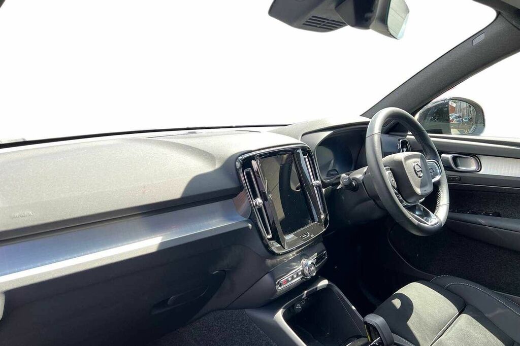 Volvo XC40 Black Edition Plus, B3 Mild Hybrid, YB75LSL Black #3