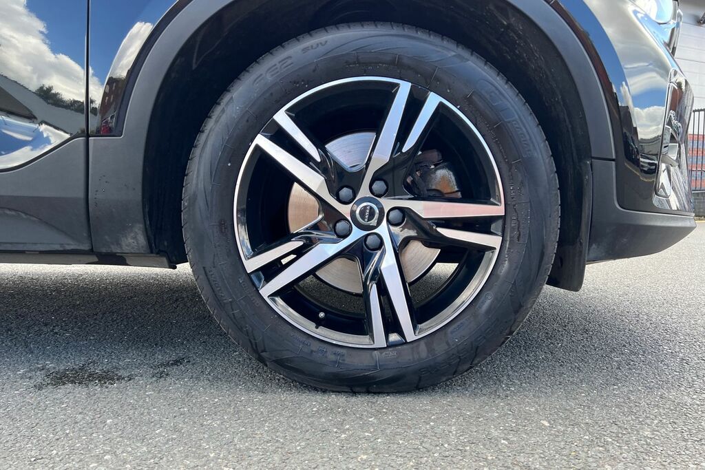 Volvo XC40 Plus, B3 Mild Hybrid, Dark YF22FNW Black #5