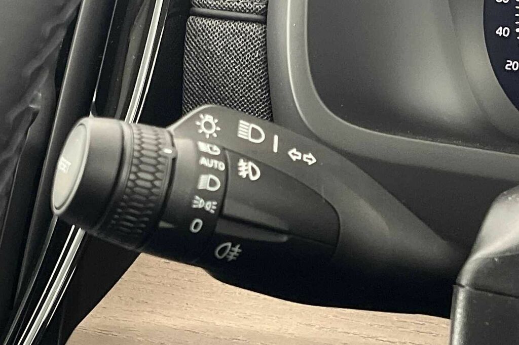 Volvo XC90 Plus Black #65