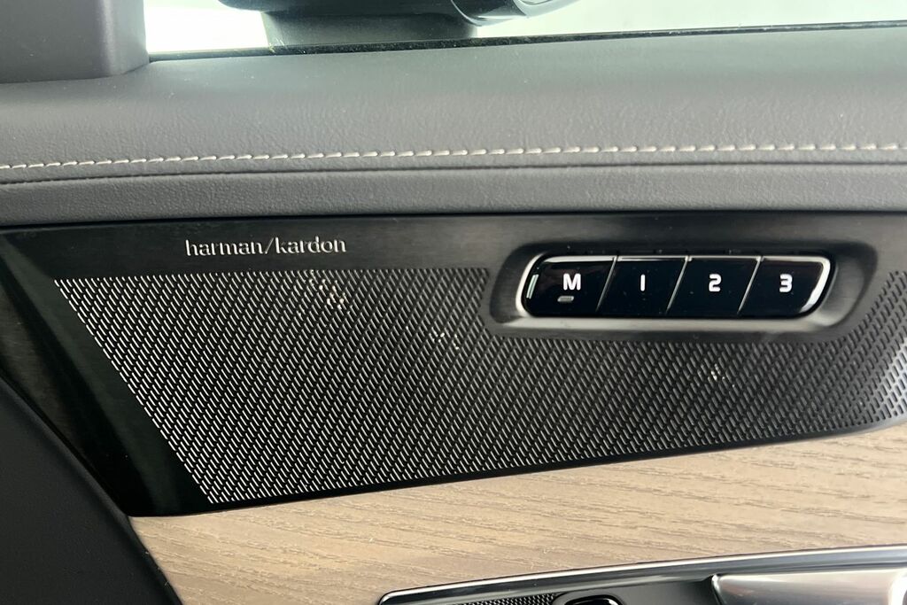Volvo XC90 Plus Black #59