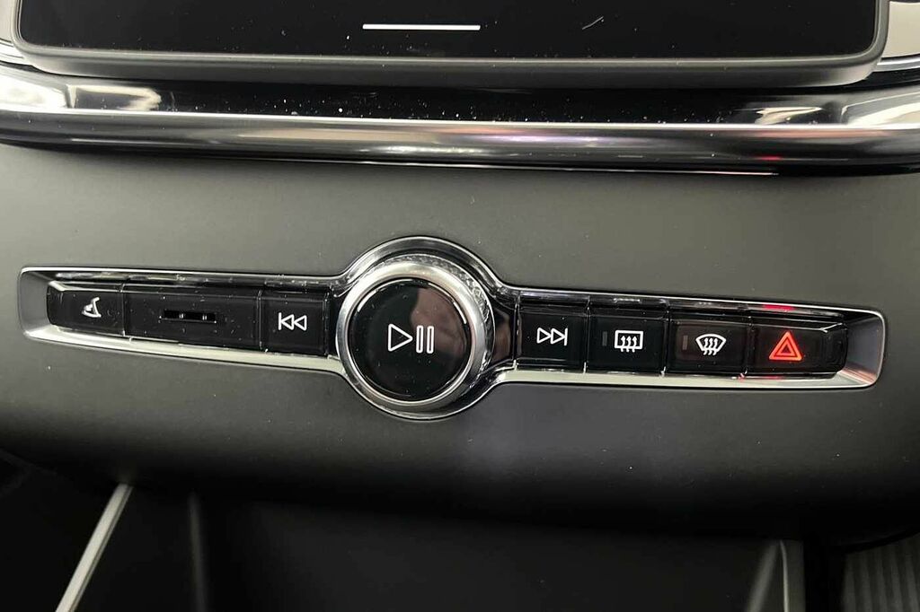 Volvo XC90 Plus Black #28