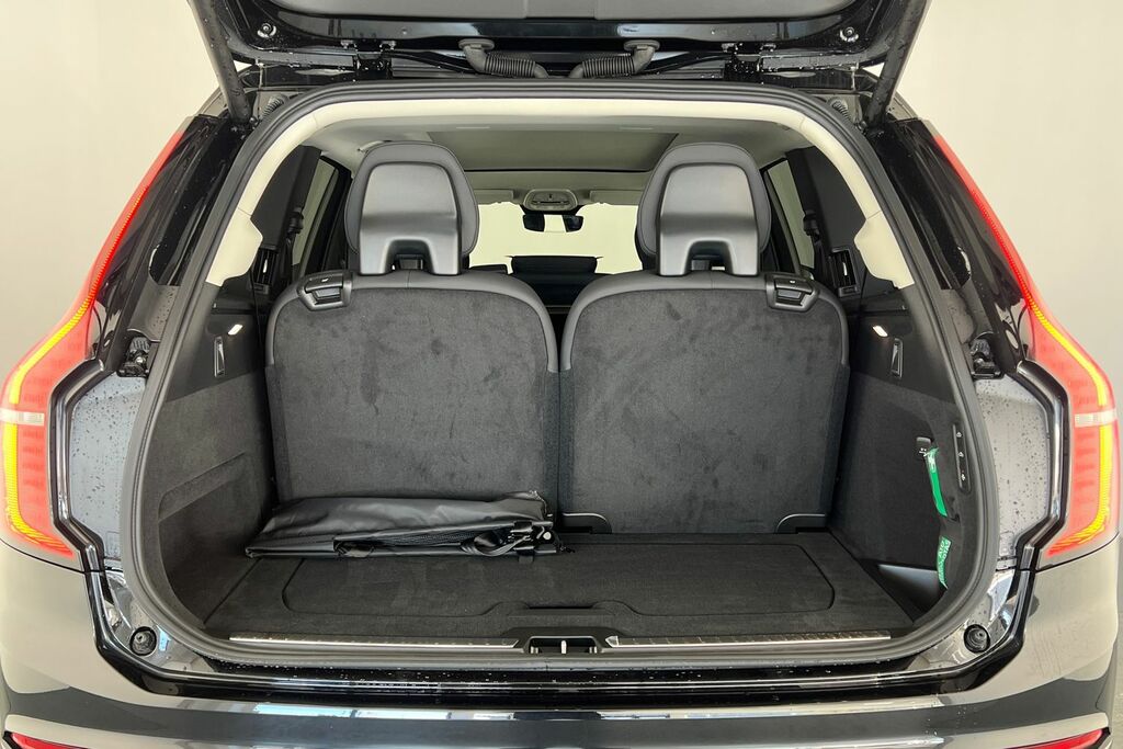 Volvo XC90 Plus Black #16