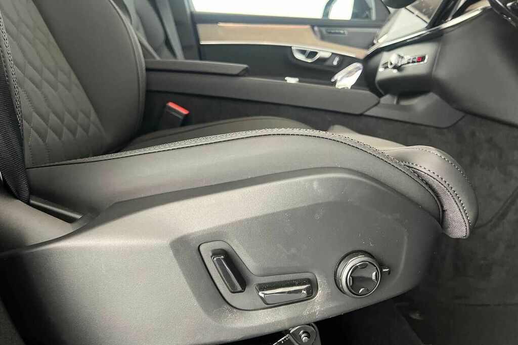 Volvo XC90 Plus Black #61