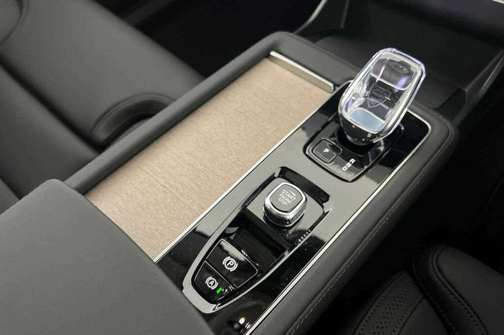 Volvo XC90 Plus Black #26