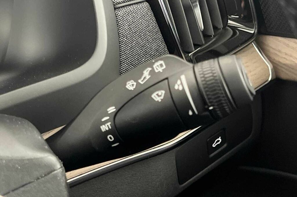 Volvo XC90 Plus Black #67