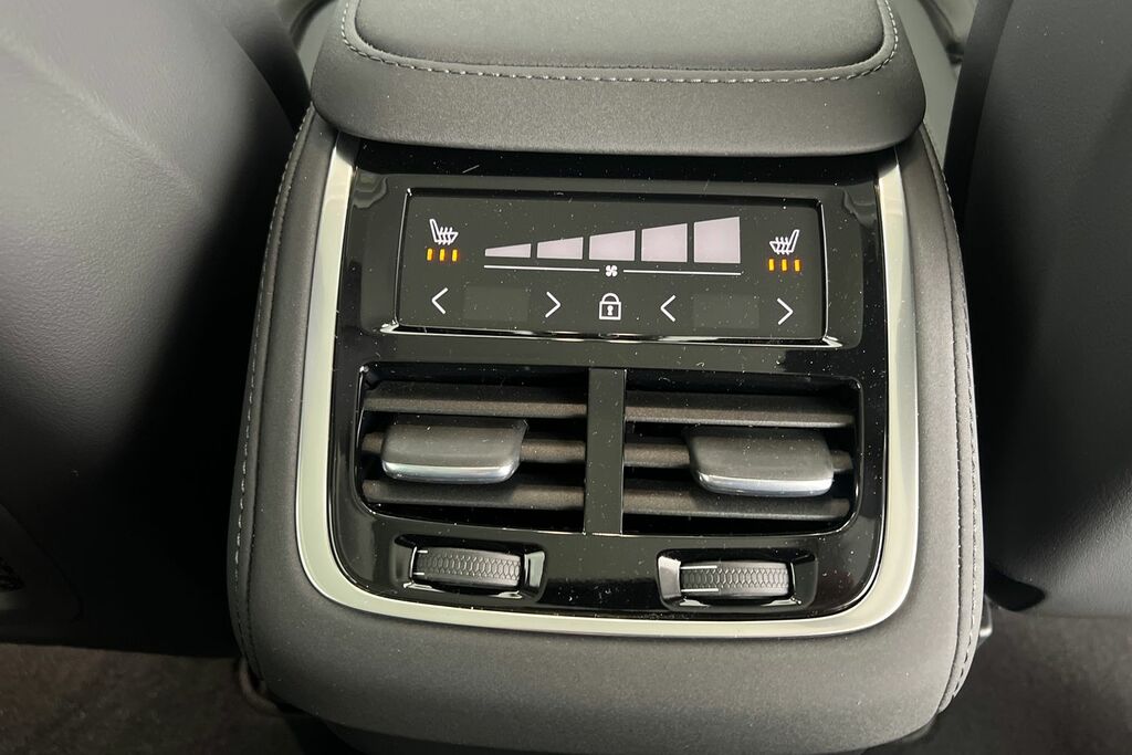 Volvo XC90 Plus Black #64