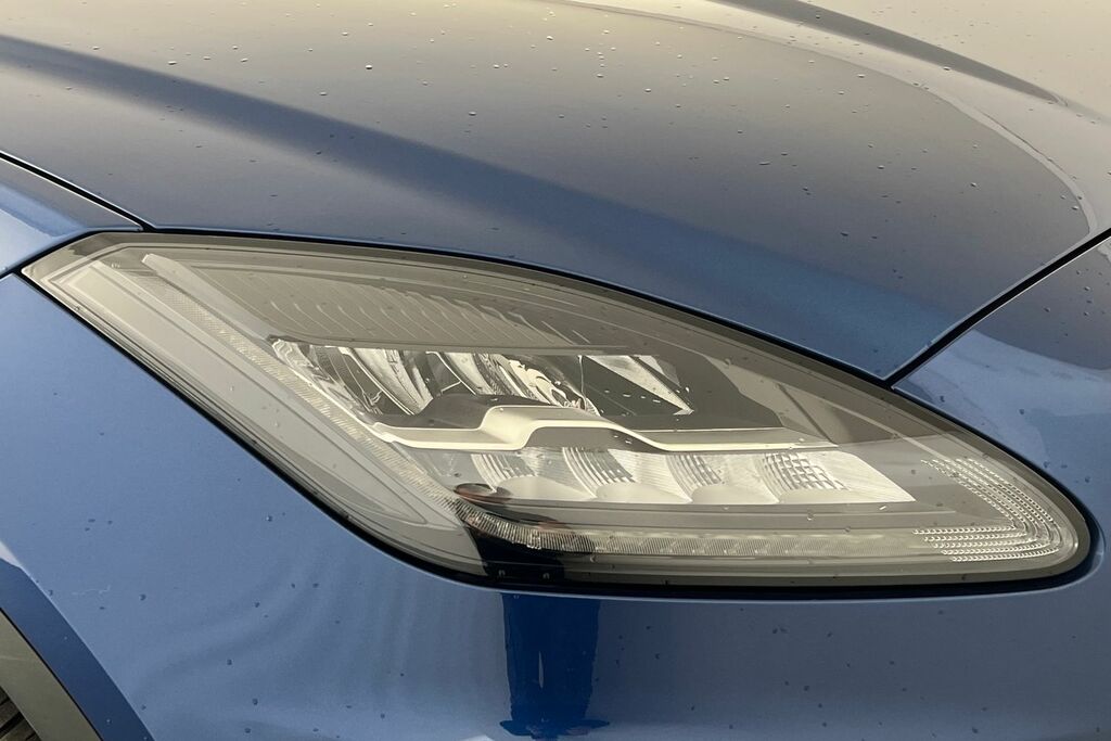 Jaguar E-Pace 2.0 D200 R-dynamic Black Blue #18
