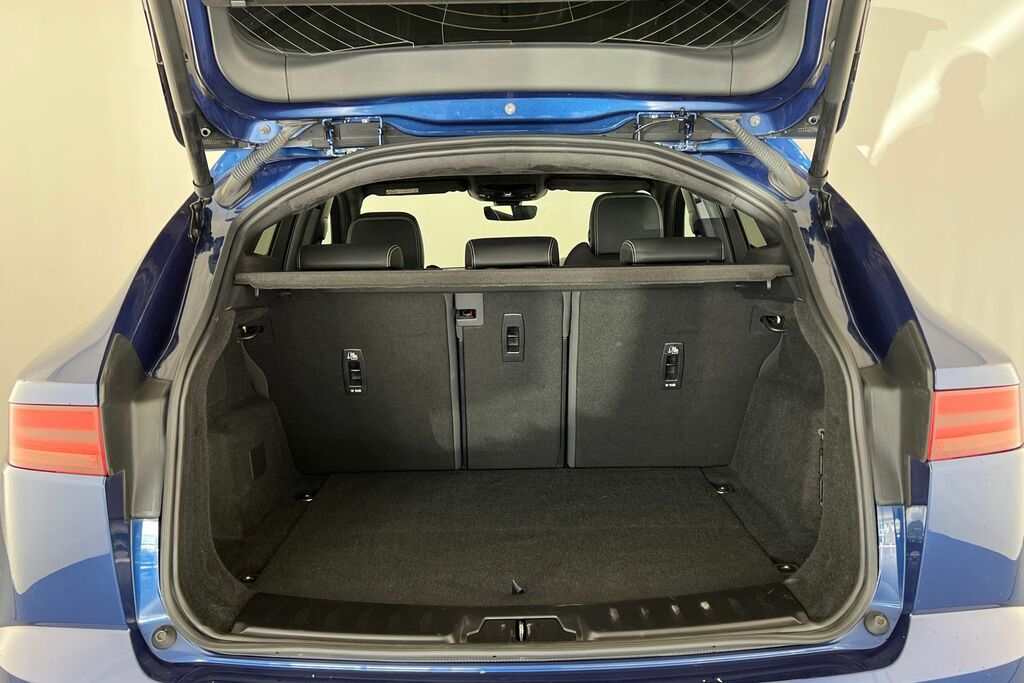Jaguar E-Pace 2.0 D200 R-dynamic Black Blue #8