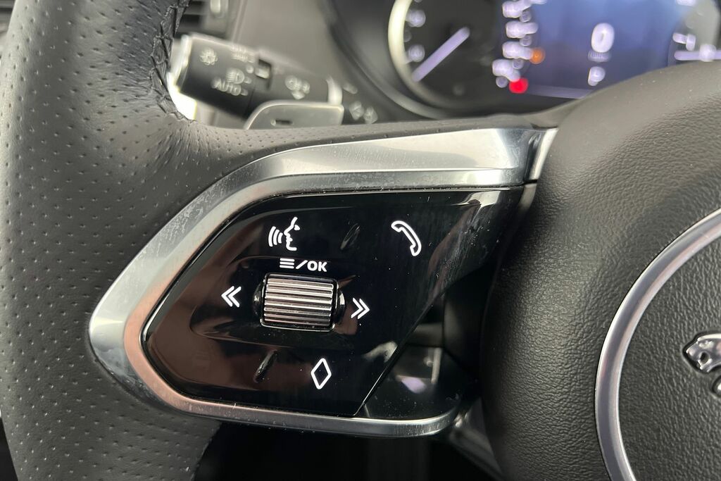 Jaguar E-Pace 2.0 D200 R-dynamic Black Blue #11