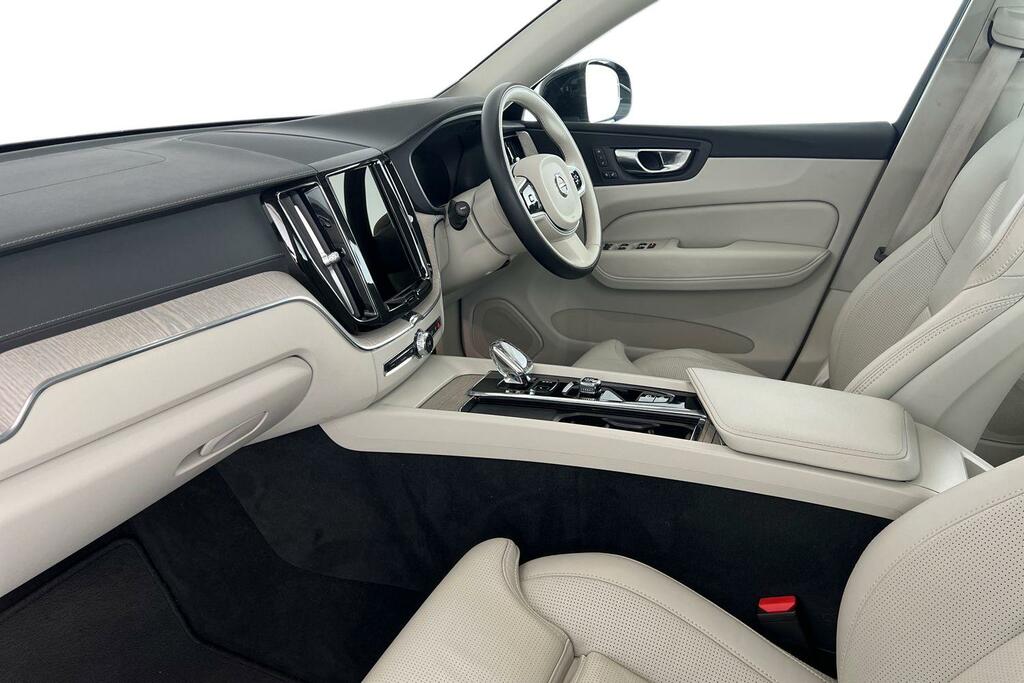 Volvo XC60 B4 Inscription, Awd Mild Hybrid WV22MWO Black #2