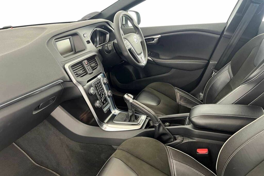 Volvo V40 T2 122 R Design White #3