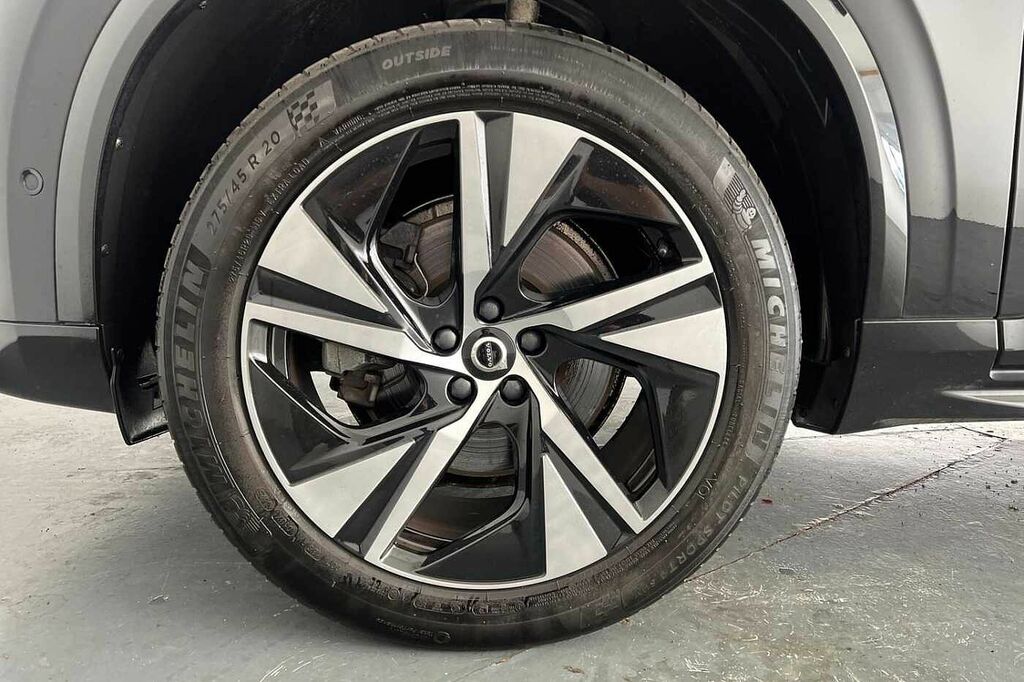 Volvo XC90 Plus Black #26