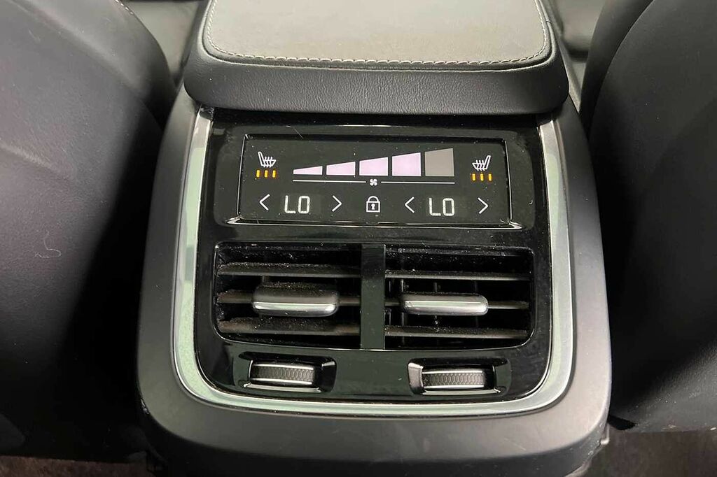 Volvo XC90 Plus Black #32