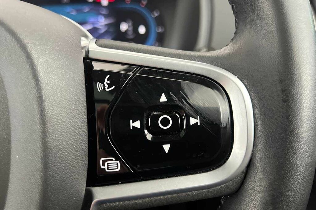 Volvo XC90 Plus Black #12