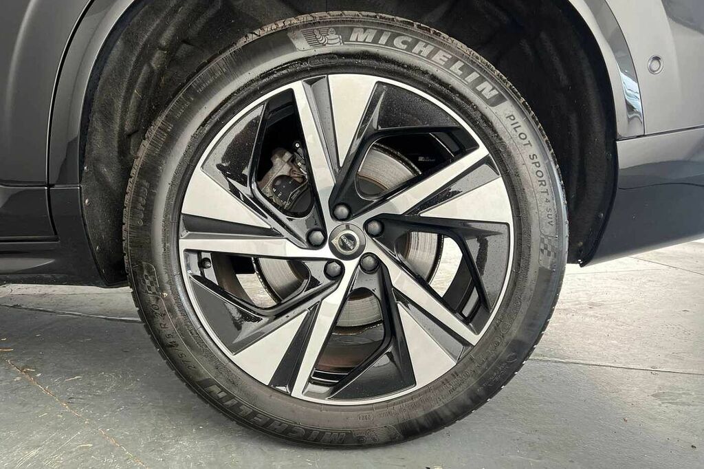Volvo XC90 Plus Black #25