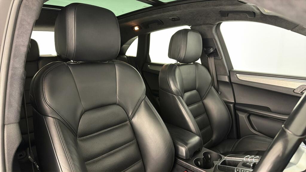 Porsche Macan Macan Gts S-a Grey #33