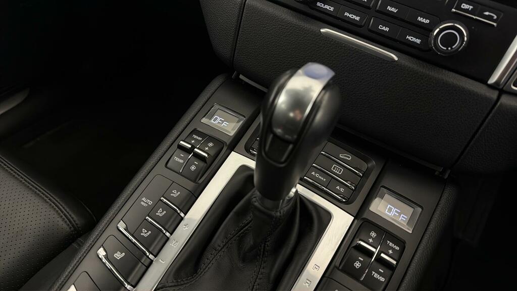 Porsche Macan Macan Gts S-a Grey #19