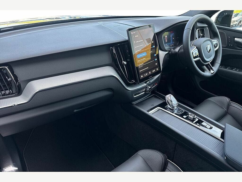 Volvo XC60 Black Edition Plus, T6 Awd Plug-in Hybrid, Electri Black #2