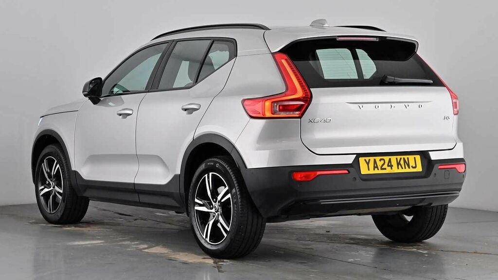 Volvo XC40 Plus B3 Dark Mild Hybrid YA24KNJ Silver #2