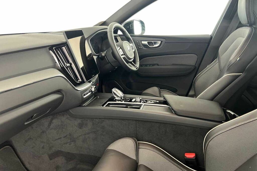 Volvo XC60 B5 Black Edition Plus, Awd Mild Hybrid, YM75CSO Black #3