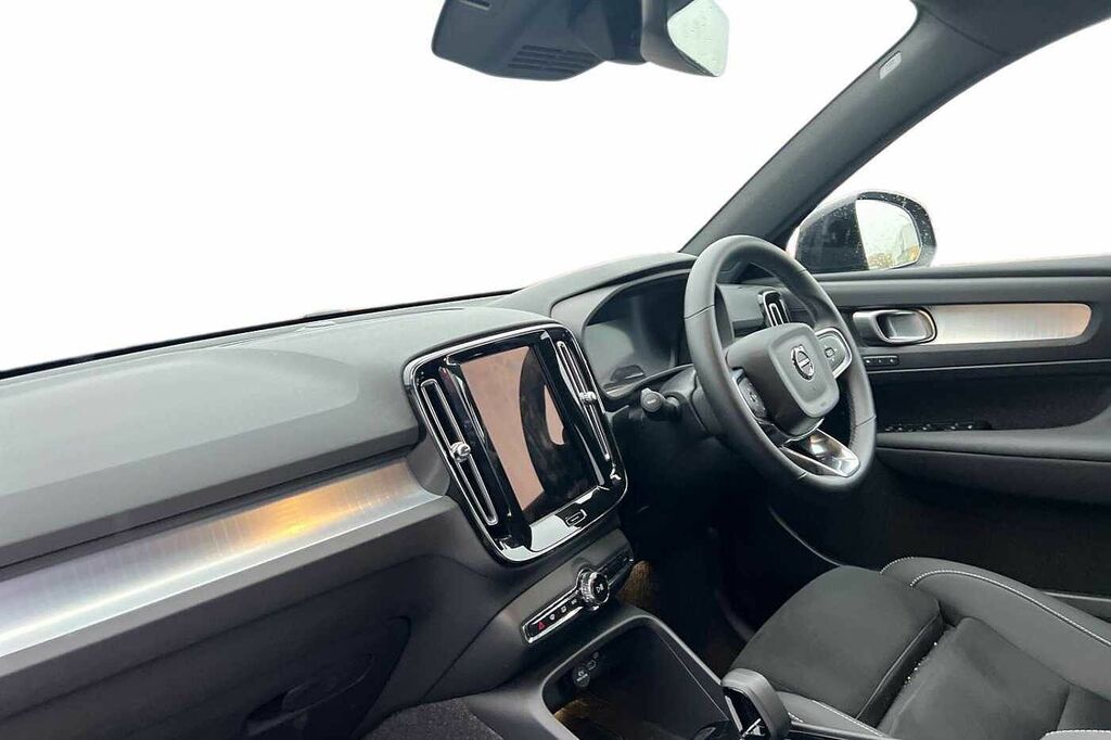 Volvo XC40 Black Edition Plus, B3 Mild Hybrid, Black #2