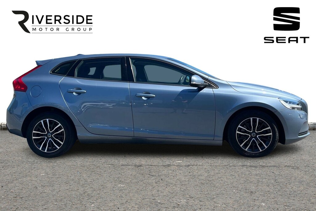 Volvo V40 2.0 T3 Gpf Momentum Nav Plus Euro 6 Ss  #4