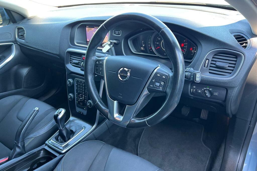 Volvo V40 2.0 T3 Gpf Momentum Nav Plus Euro 6 Ss  #6