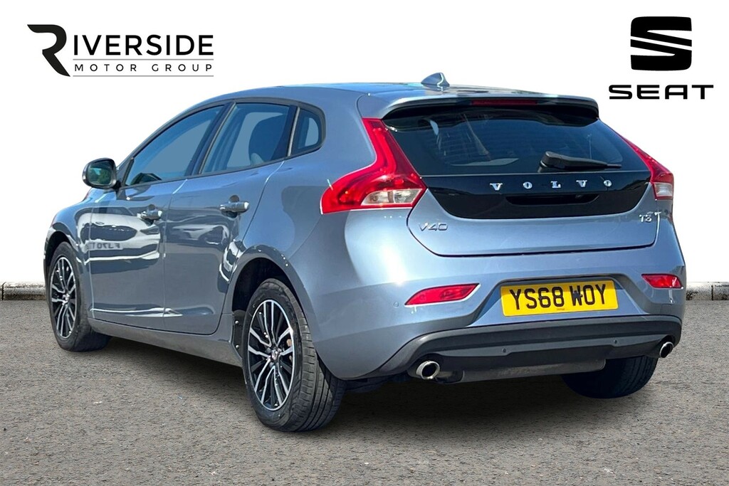 Volvo V40 2.0 T3 Gpf Momentum Nav Plus Euro 6 Ss  #3