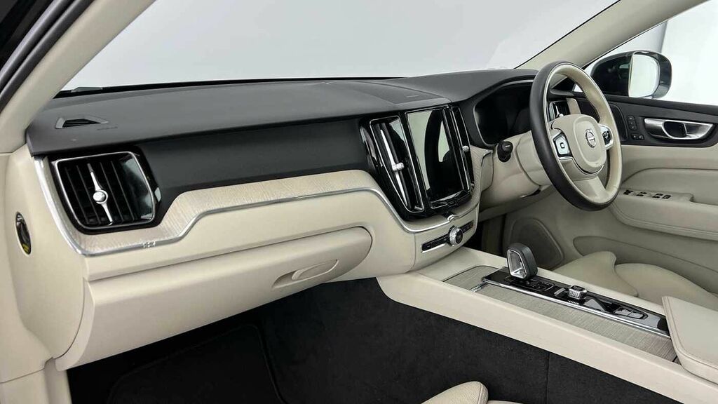 Volvo XC60 Plus, B4 Mild Hybrid, Dark Black #3
