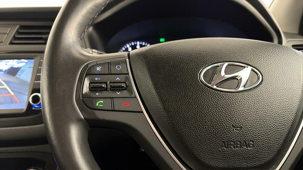 Hyundai I20 1.2 S White #17
