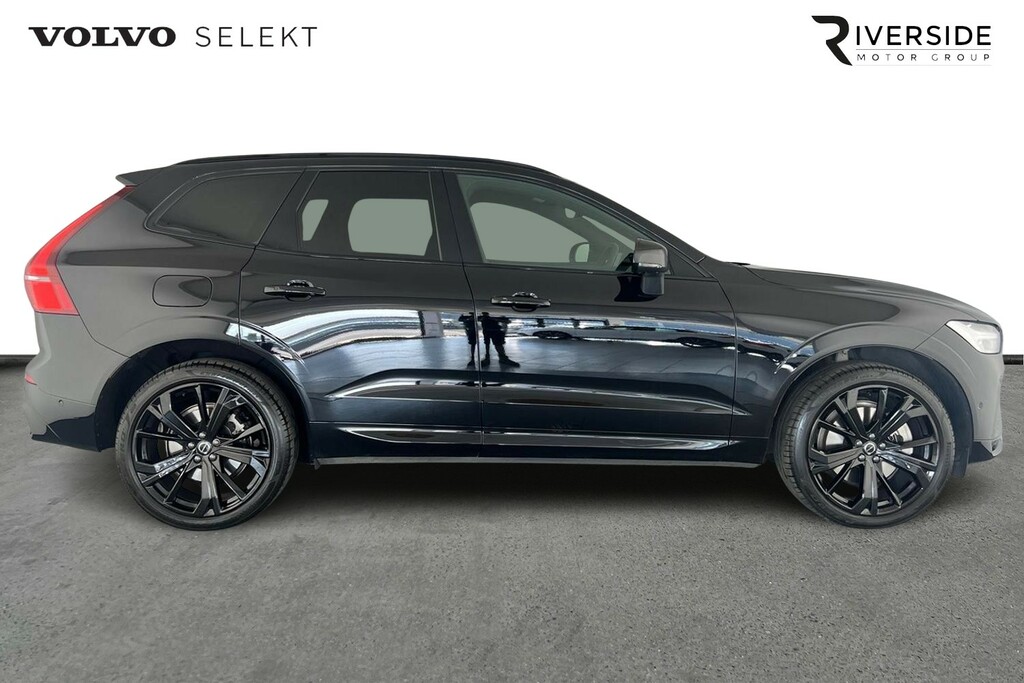 Volvo XC60 B5 Black Edition Plus, Awd Mild Hybrid, Black #4