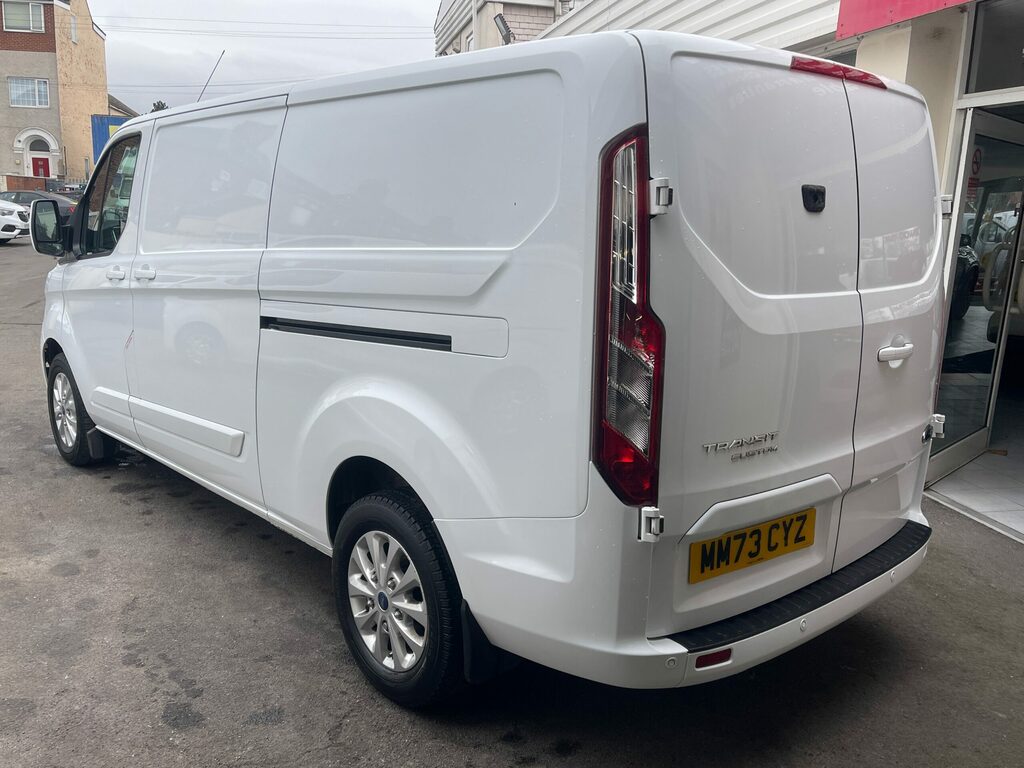 Ford Transit Custom 2.0 Transit Custom 300 Limited Ecoblue 128.2 Bhp MM73CYZ White #4