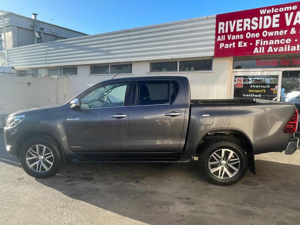 Toyota HILUX 2.4 Hi-luxury Invincible D-4d 4Wd Double Cab BN69SWF Grey #3